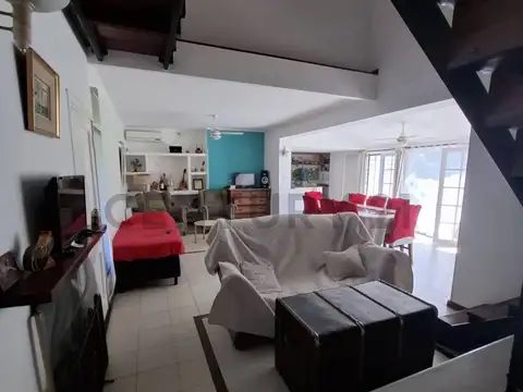 VENTA de Casa de 4 Dormitorios en Colastine, Santa Fe.