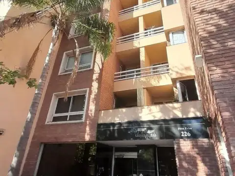 B° General Paz / Frente a la Plaza / 1 Dormitorio con balcón