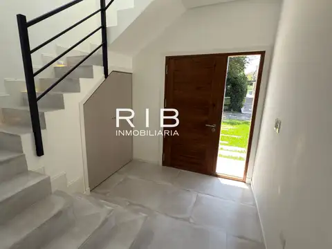 Impecable Propiedad Moderna - Alquiler Anual sin muebles