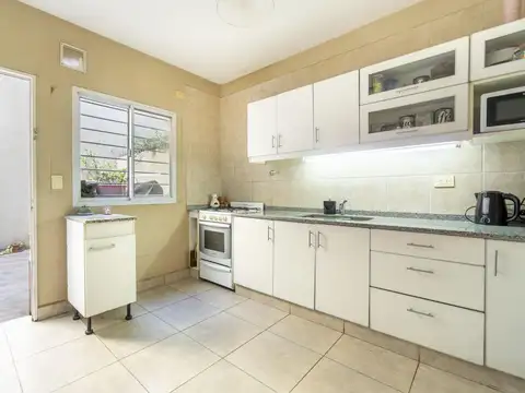 Depto Tipo Casa en Venta con 1 cocheras