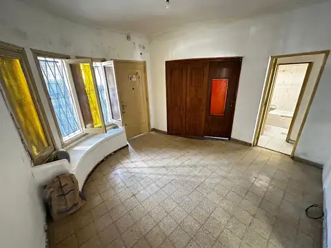 CASA DOS DORMITORIOS EN VENTA, PATIO APTA CREDITO