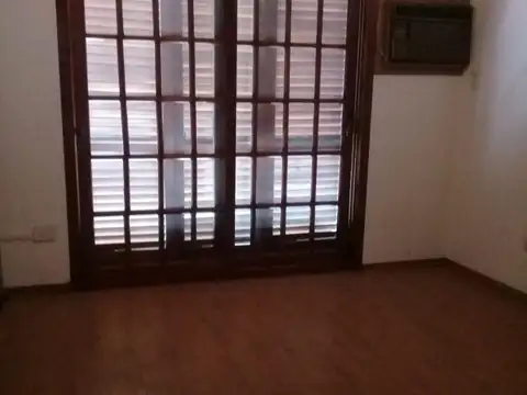 Gral Hornos 2800, Piso 1