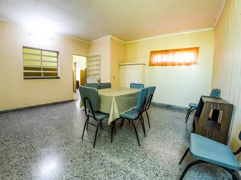 AMPLIA CASA EN PLANTA ALTA EN MUY BUEN ESTADO