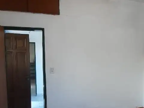 Casa 2 ambientes con 1 baño