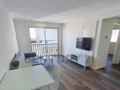 Departamento de 2 ambientes reciclado muy luminoso en zona Plaza Colon