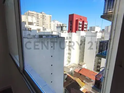 Departamento de 2 ambientes reciclado muy luminoso en zona Plaza Colon