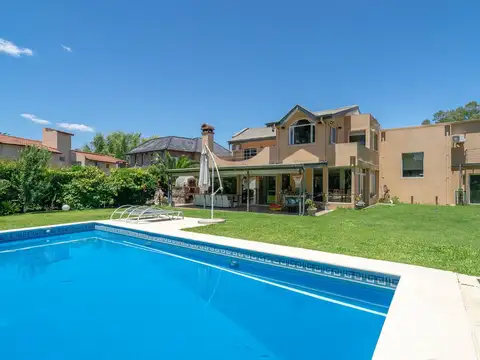 Casa en Nautico Escobar