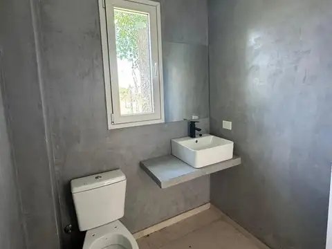 Casa 5 ambientes con 2 baños