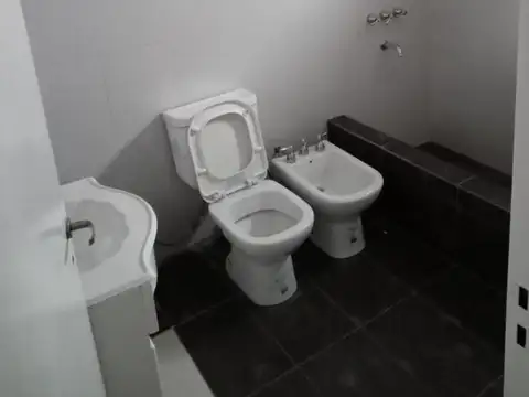 Casa en Venta con 4 cocheras