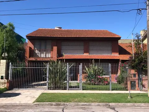 Casa - Venta - Argentina, Mar del Plata - Florisbelo Acosta 4000