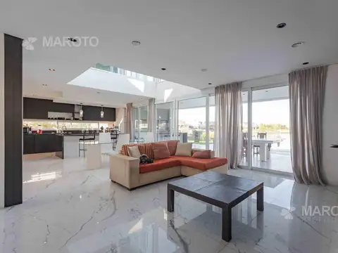 Casa en Alquiler 1 año