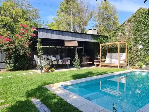 Venta de casa 5 ambientes con pileta, Barrio Montecarlo, Del Viso Pilar
