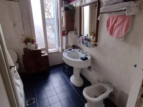 Depto Tipo Casa en Venta 80 años