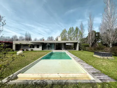 Casa en Venta con 1 cochera