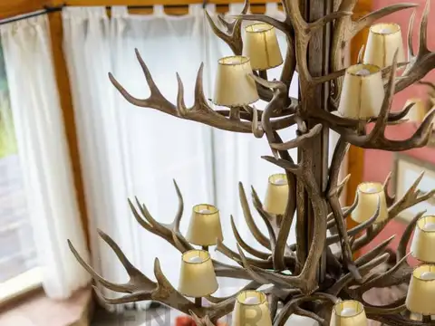 Casa 7 ambientes con 5 baños