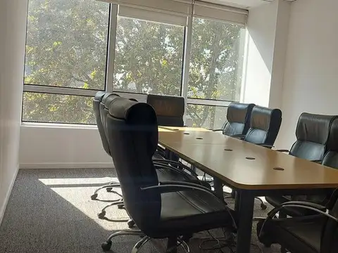 Oficina en Alquiler con 5 cocheras