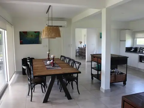 Venta casa 3 dormitorios en Country Nautico Isla Santa Monica, Delta