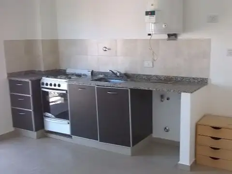 Departamento en Alquiler en Caseros, $ 420.000