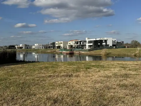 Terreno en Venta 42  mts Fondo