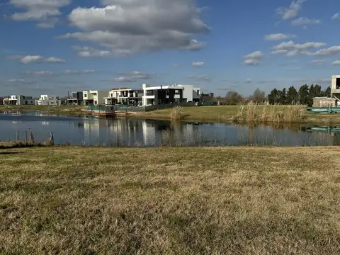 Terreno a la laguna en venta en El Naudir | VCO Propiedades