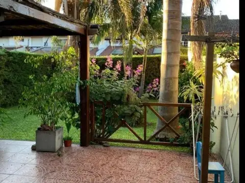 CASA DUPLEX 3 AMB BARRIO LOS ROBLES EN BURZACO