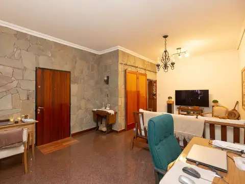 VENTA CASA EN CASEROS 5 AMB - PERMUTA