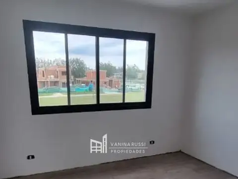Casa en venta de 4 dormitorios c/ cochera en Ingeniero Maschwitz