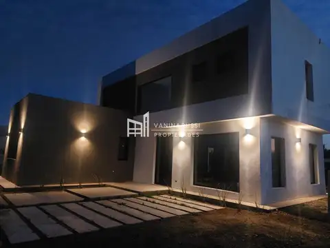Casa en Venta en Ingeniero Maschwitz, USD 240.000