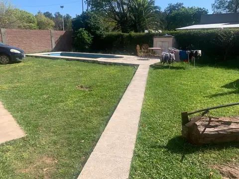 Casa en Venta con 2 cocheras