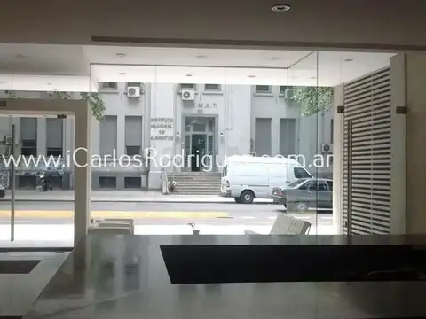 Oficina en Alquiler con 4 cocheras