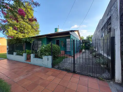 2 Casas en venta en Villa Elisa