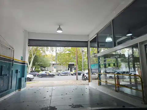 Gran local con oficinas y galpon en Zona sur Rosario