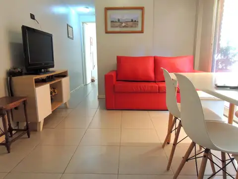 Departamento en venta 2 ambientes con amplio patio con parrilla, Colegiales. E-FURIO.