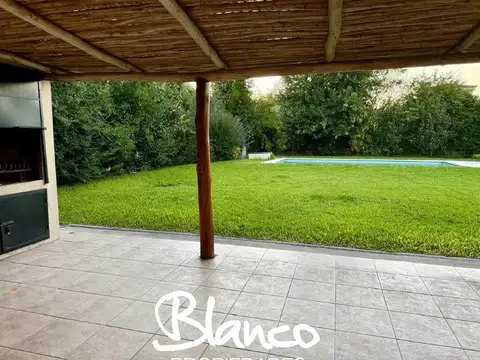 Casa en Venta en Saint Matthews, USD 310.000