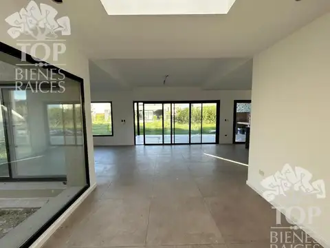 Casa Chalet  en Venta en Puertos, Escobar, G.B.A. Zona Norte