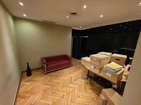 Oficina en Alquiler con 1 cochera