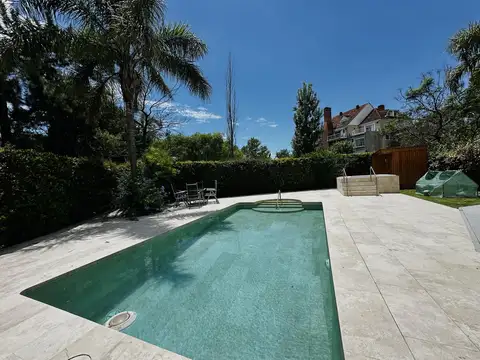 Casa en Venta con 6 cocheras