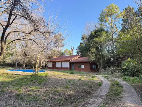 Venta Casa a refaccionar 4 ambientes, sobre lote de 2920m2 en Parque Sakura, Exaltacion de la Cruz