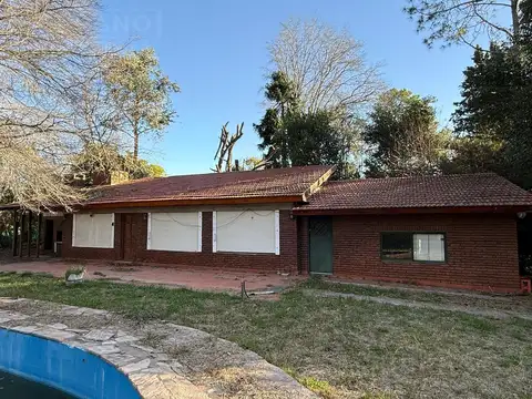 SDA. Venta casa a refaccionar sobre lote de 2920 m2. Parque Sakura,  Exaltacion de la Cruz