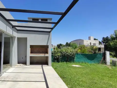 Casa en Brisanova, Pueblo Esther