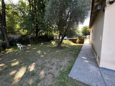 Hermosa casa quinta compuesta por 3 casas en un Lote