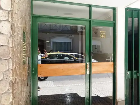 Mitre 564. Centro. Parque España. Cochera. APTO CREDITO