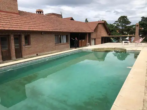 Casa 7 ambientes con 6 baños