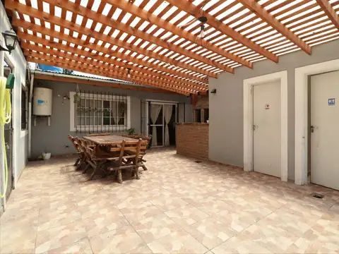 Casa 4 ambientes con 1 baño