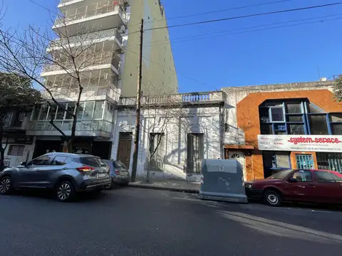 Ramón L. Falcón al 2700