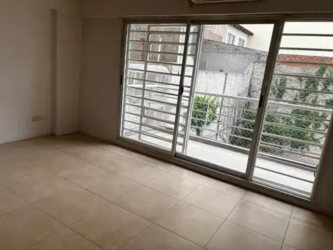 Departamento en alquiler en Parque Chacabuco  Sin Muebles 