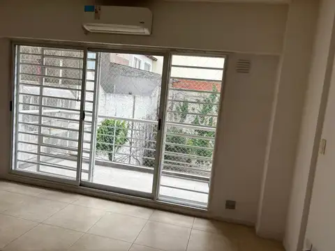 Primera Junta 1500, Piso 1