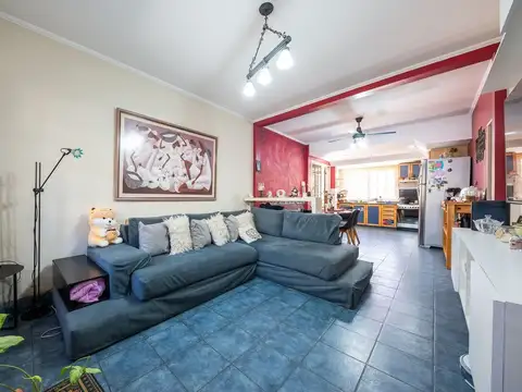 Casa en Venta con 2 cocheras