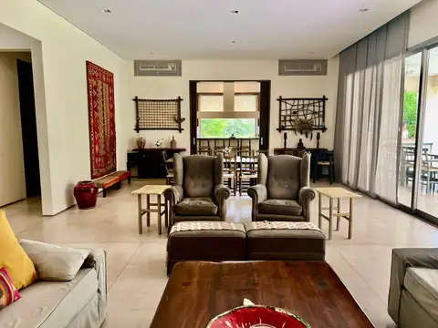 Casa en Venta en Chacras de Murray, Pilar | 8 Ambientes con Jardín y Piscina