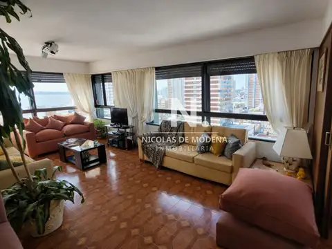 Alquiler de departamento en Peninstula, de 3 dormitorios mas dep de servicio, en Punta del Este